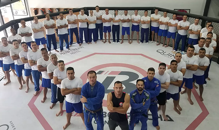 Grupo de alunos da academia